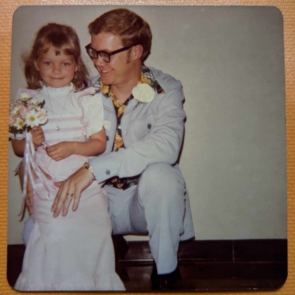 Meet your Posher, Angie - Picture 1 of 1